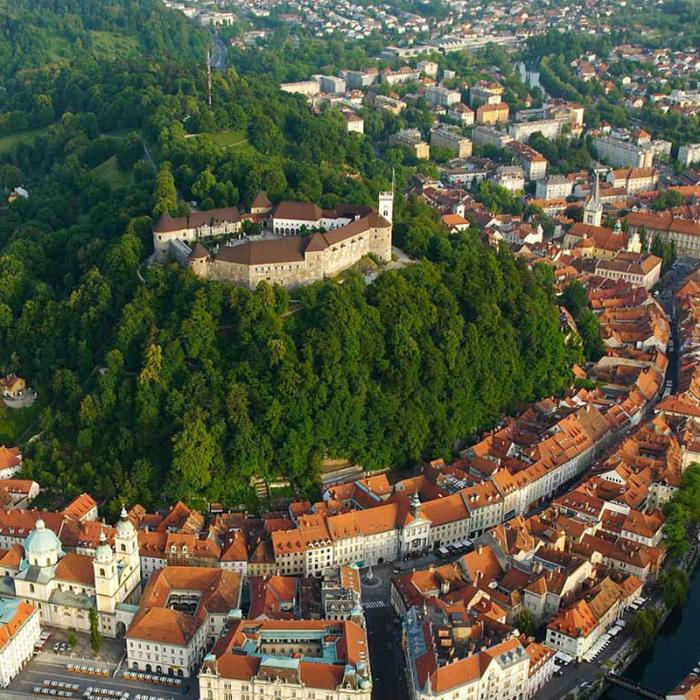 Fotografija Ljubljanskega gradu.