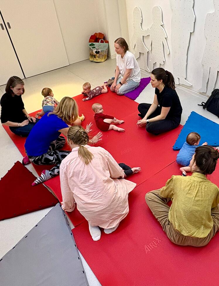 Razvojno gibalne urice za dojenčke Header Mobile