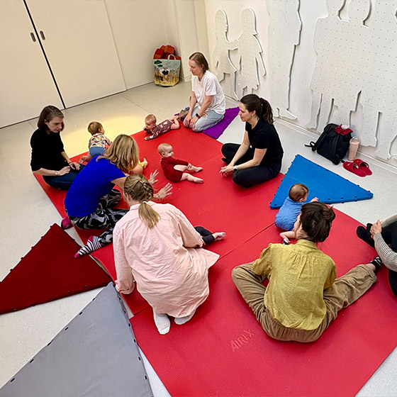 Razvojno gibalne urice za dojenčke Seznam